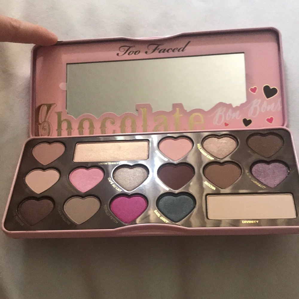 Too Faced chocolate 🍫 Bon Bons